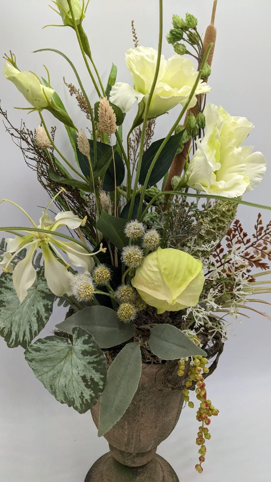 Herbstgesteck Herbstdeko Blüten Hopfen Farn Gräser gelb grün im Pokal