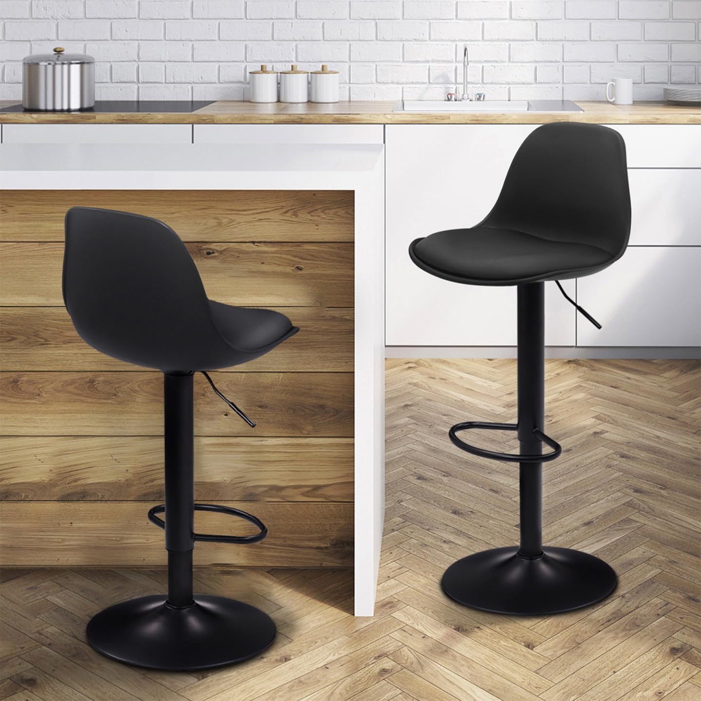 IDMarket - Lot de 2 tabourets de Bar Karl Design Noir Pied Noir