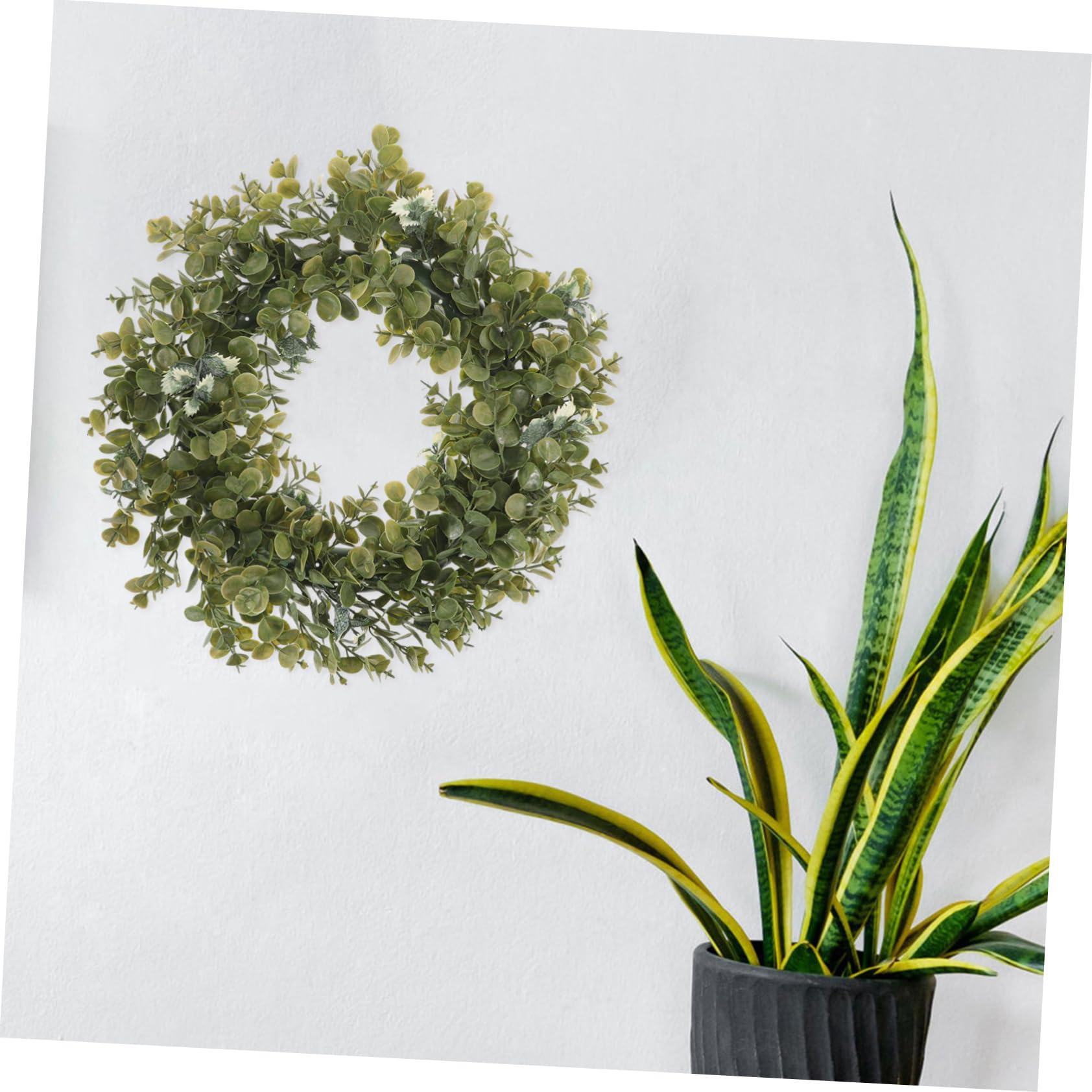 Ipetboom Ghirlanda Decorativa di Eucalipto Artificiale Verde in Plastica Aspetto Naturale Simulato, senza Necessità di Potatura o Annaffiatura, per Decorazioni Interne e Festive