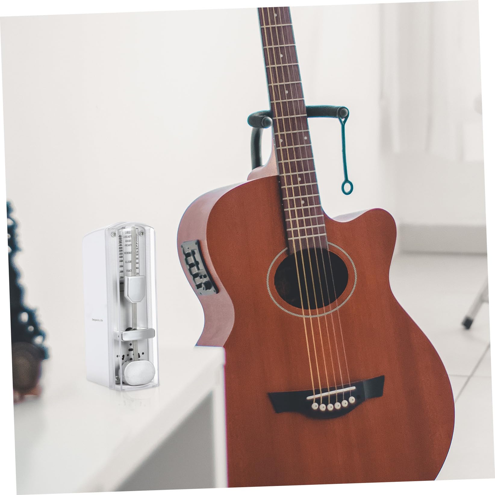 Metrónomo Mecánico Musical Blanco para Instrumentos, Precisión | Metal y Abs, Fácil de Usar y Transportar, para Principiantes, Guitarra y Piano