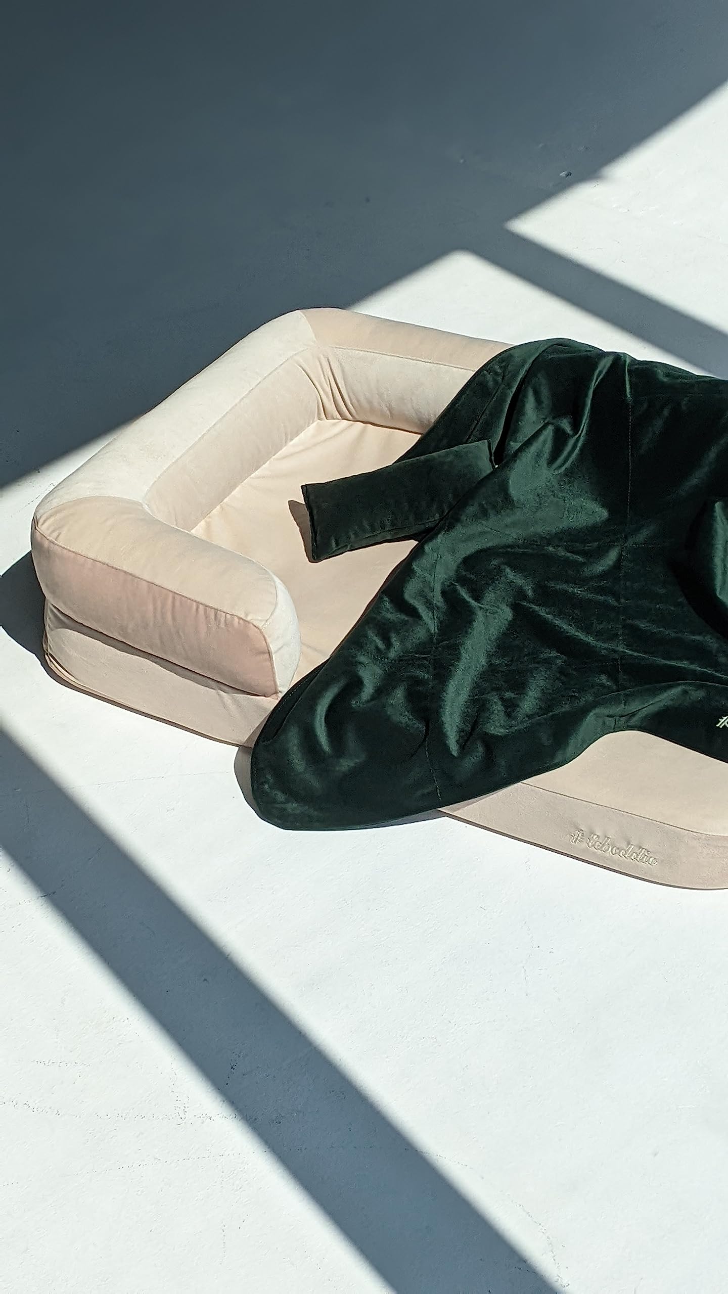 Cama ortopédica para perros de espuma viscoelástica con funda extraíble lavable, colchón de doble capa de alta calidad, protector de colchón impermeable, para perros de todos los tamaños (S, rosa y