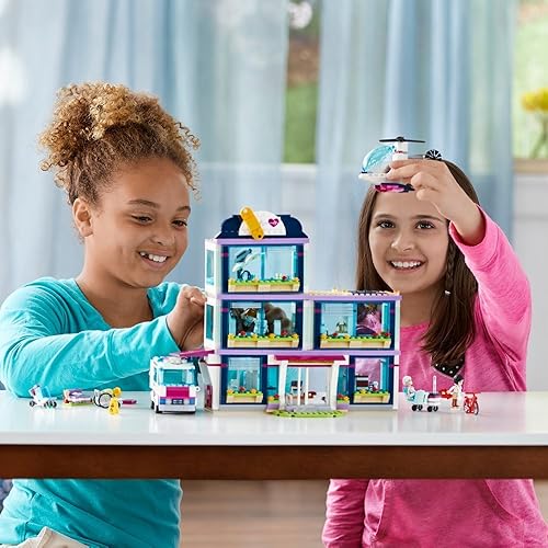 Miniatura 3 de LEGO Amigos Hospital Heartlake 41318 kit de construcción 871 piezas