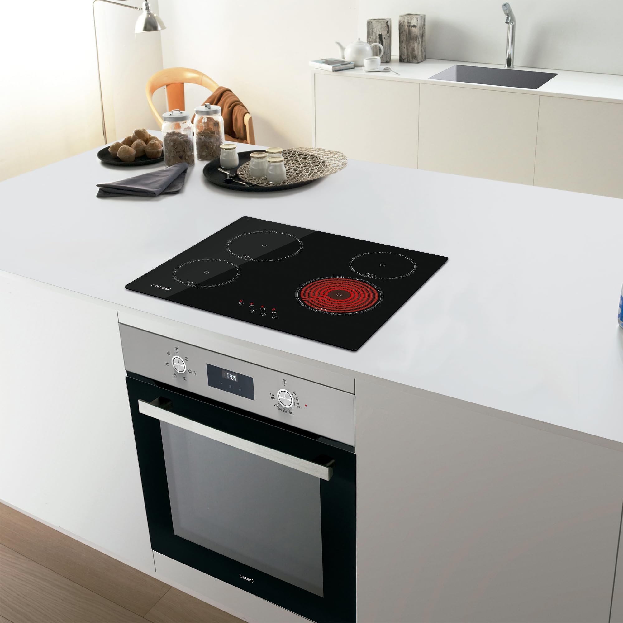 Cata Placa Vitrocerámica TN 604/C con 4 Zonas de Cocción High Light. Ancho de 59 cm. 9 Niveles de Potencia Regulables. Potencia Total 6kW. Color Negro