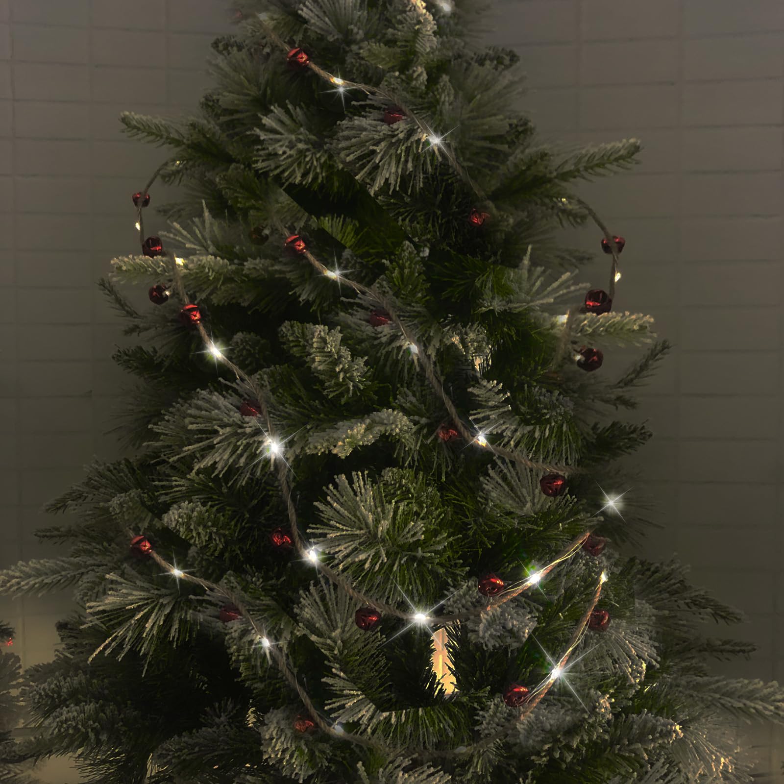 JIMCOM Fairy Lights Battery Operated, Hemp Rope Fairy String Light 2m/6.6ft 20LED with a Red Jingle Bells Fairy Lights for Rustic Retro Indoor Lighting Decoration