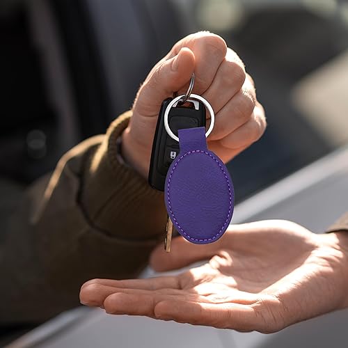 Miniatura 124 de LaserGram Llavero ovalado, Virgen de Guadalupe, grabado personalizado incluido (rústico con oro)