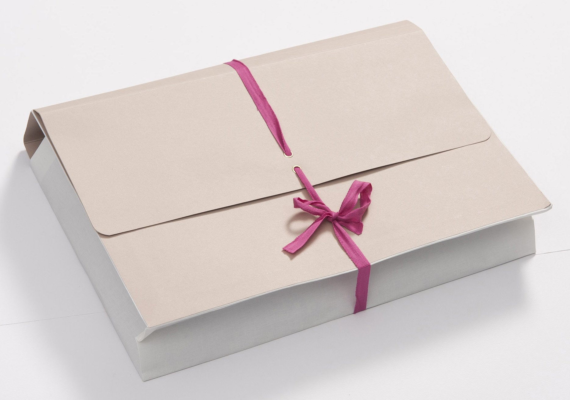 Exacompta - Ref 239Z - Guildhall - Croydon Legal Wallets, 315gsm Heavyweight Manilla, Pre-Printed Front Cover, Suitable for A4 & Foolscap Documents - Pack of 25