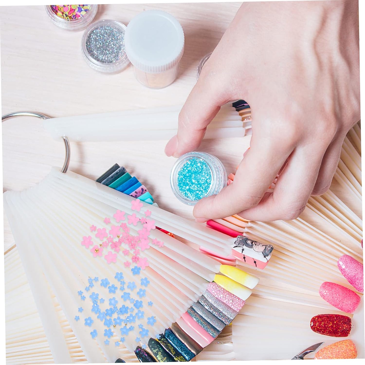 Gatuida 15packs Flower Nail Charms for Elegant Nail Art Includes Floral Designs for Manicures and Craft Projects