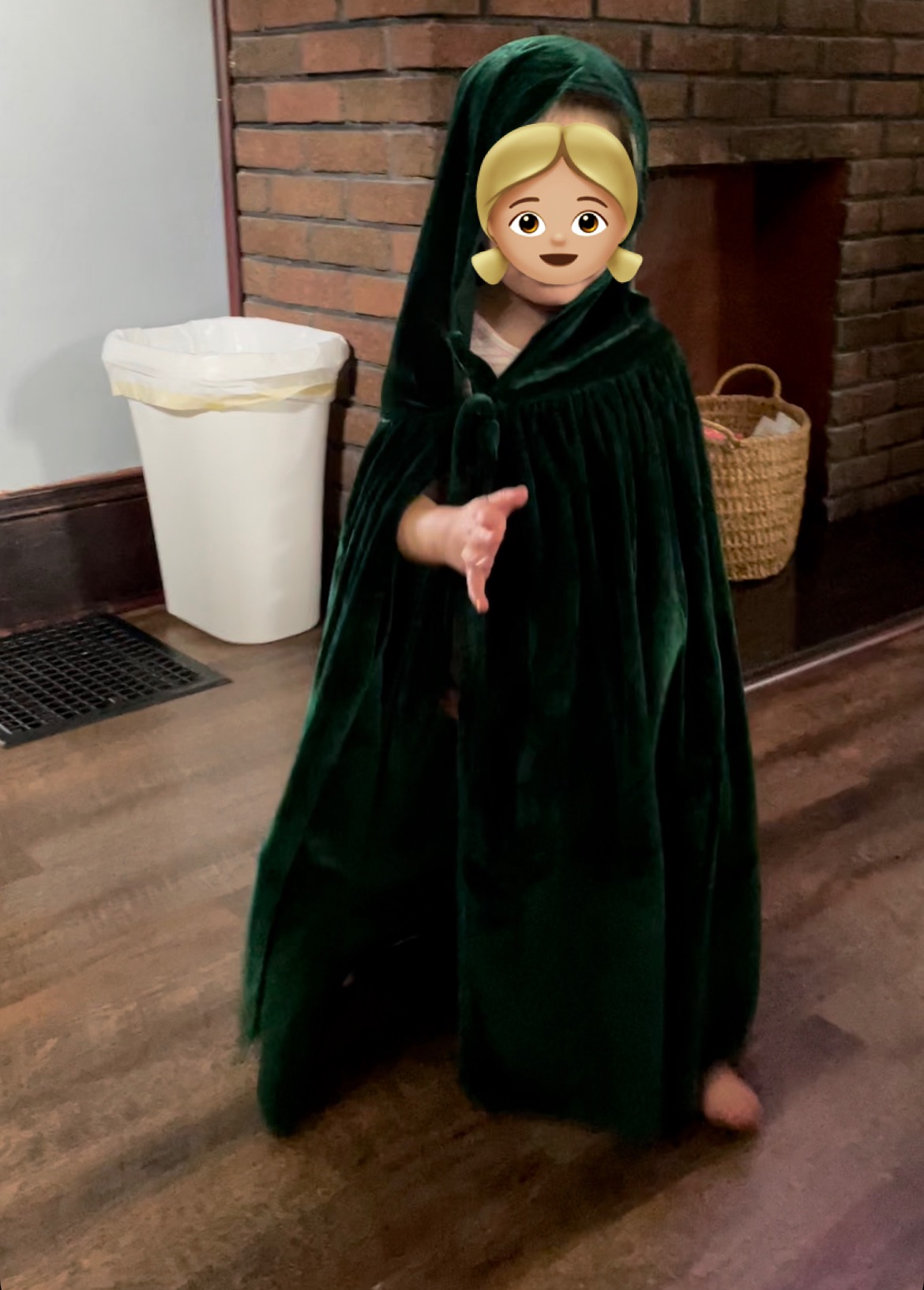 Kids Hooded Cloak Red Cape With Hood For Halloween Costume 100cm