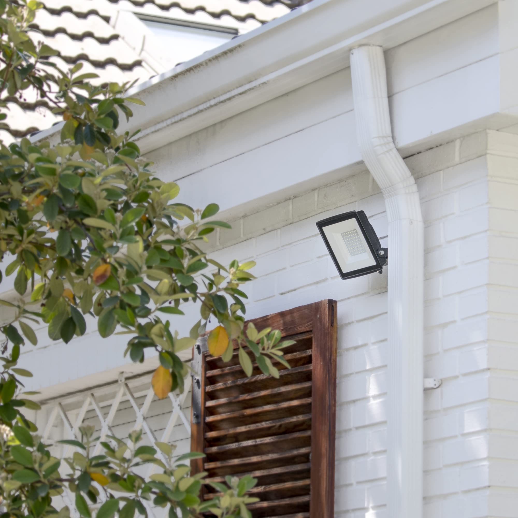 Garza - PACK 4 Focos de exterior LED, 30W, 2830 lumenes, Luz fría 6500K, Proyector LED Impermeable (IP65) para Casa, Jardín, Garaje, Patio