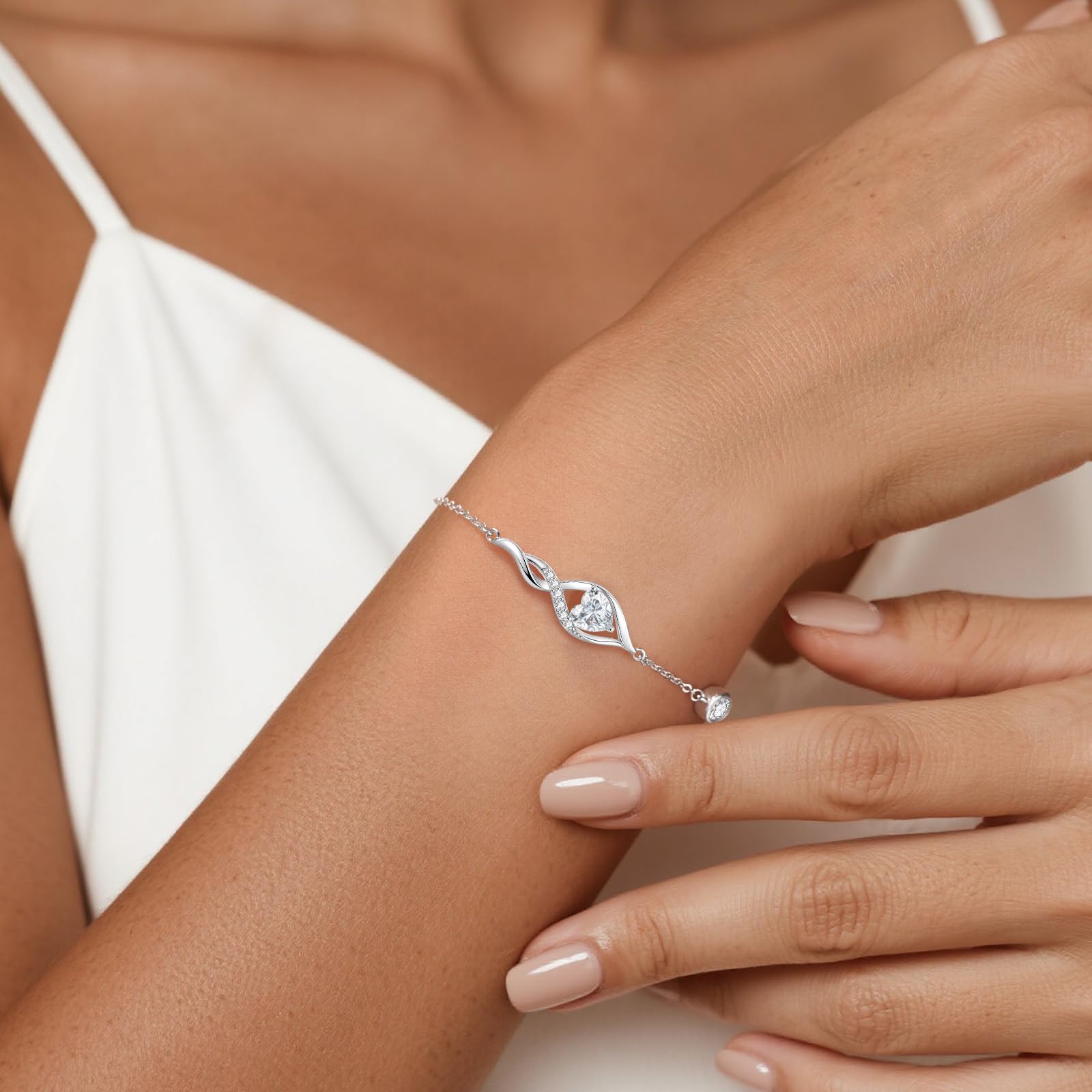 LOUISA SECRET Infinity Moissanite Bracciali Donna Placato rodio e oro 18K | Simbolo Cuore Infinito con Brillantini,Gioielli da Lei,Regalo per Natale,San Valentino,Compleanno,Ricorrenze
