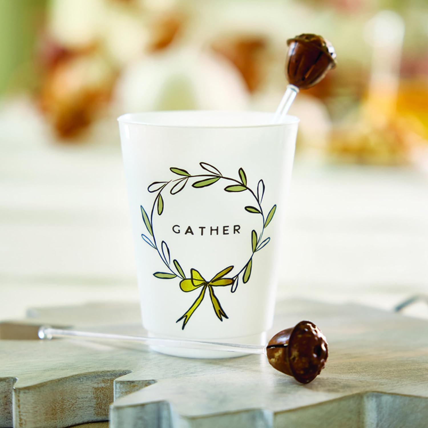 Santa Barbara Design Studio Holiday 8-Count Gold Foil Embellished Plastic Frost Beverage Cups, 16 Fluid Ounces, Gather