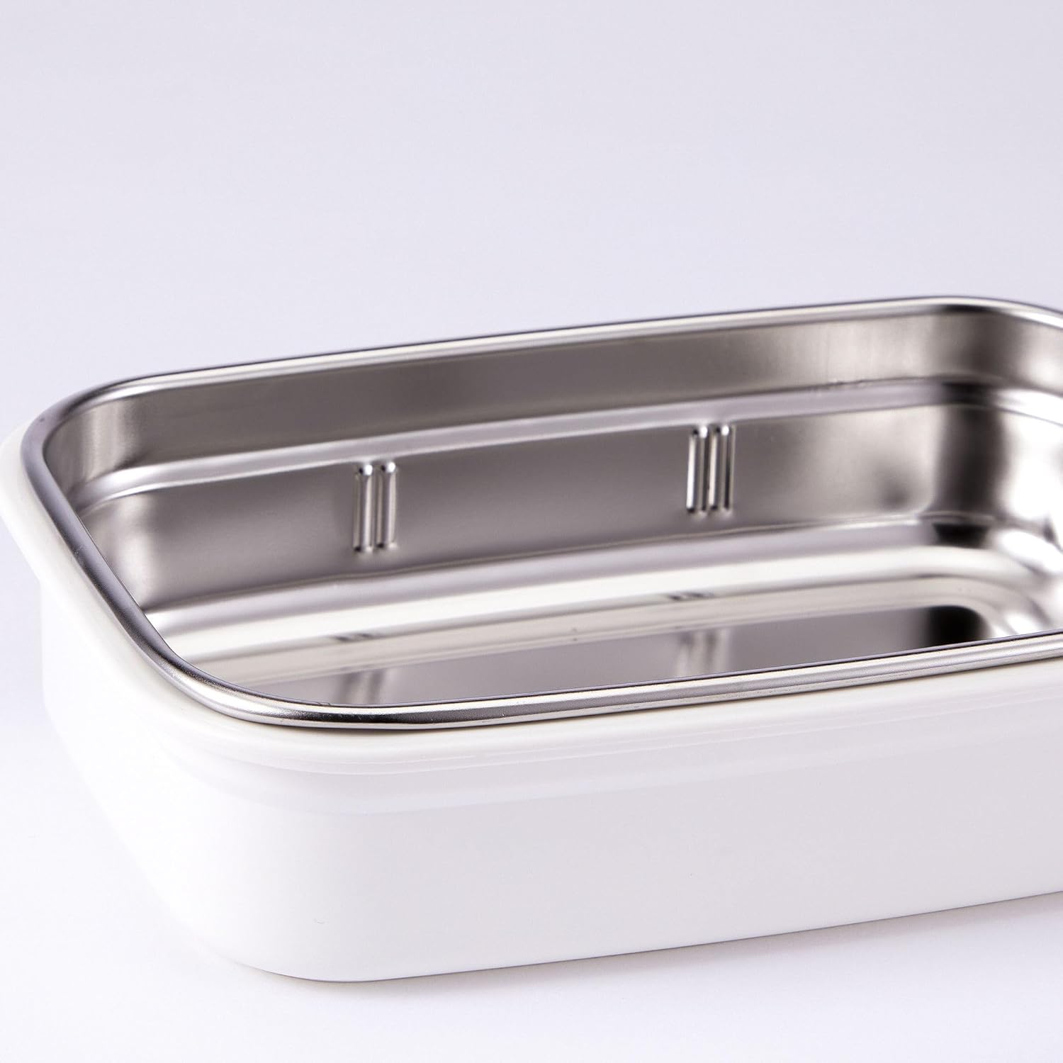 Innobaby Keepin' Fresh Stainless Steel Divided Bento Snack Box with Lid for Kids and Toddlers, Removable Divider, BPA Free, 19 oz, Aqua - Image 2