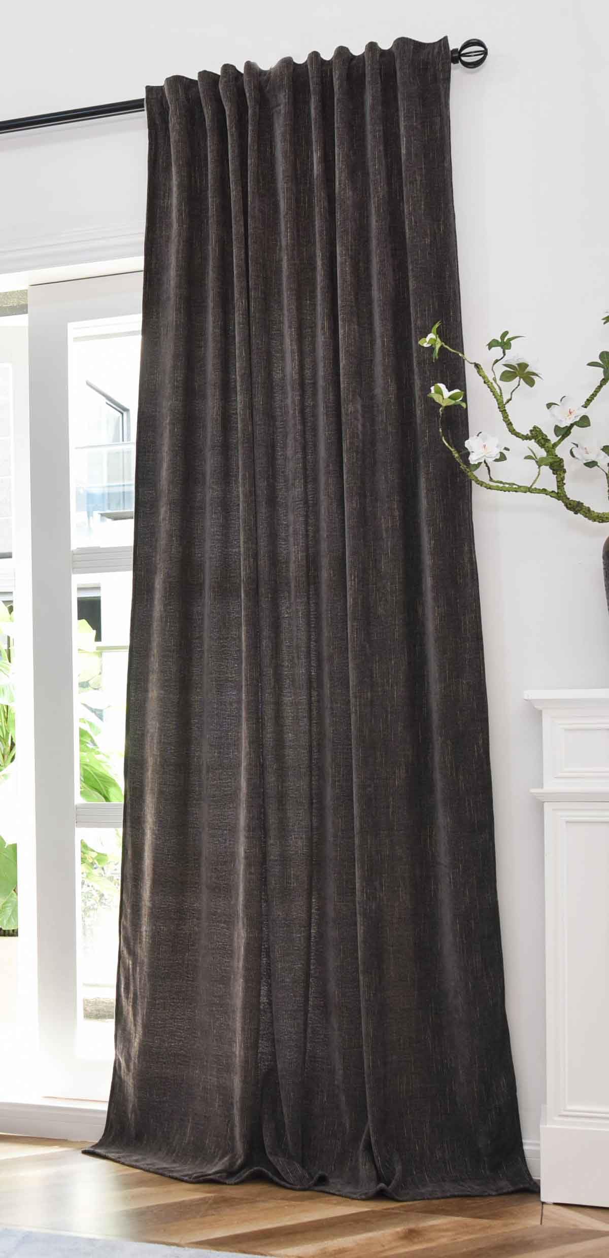 Rideau jacquard marron doré pour créer un salon chaleureux et cosy