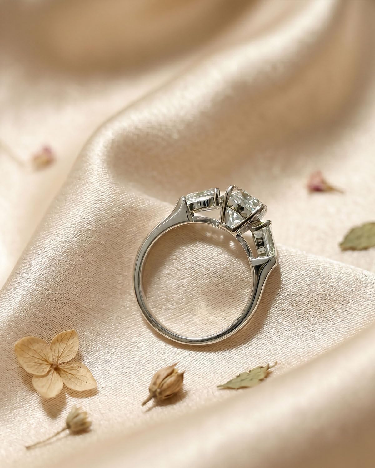 1.5CT Oval Engagement Ring 3-Stone Simulated Diamond Rings for Women S925 Silver Promise Ring for Wedding Daily Vacation