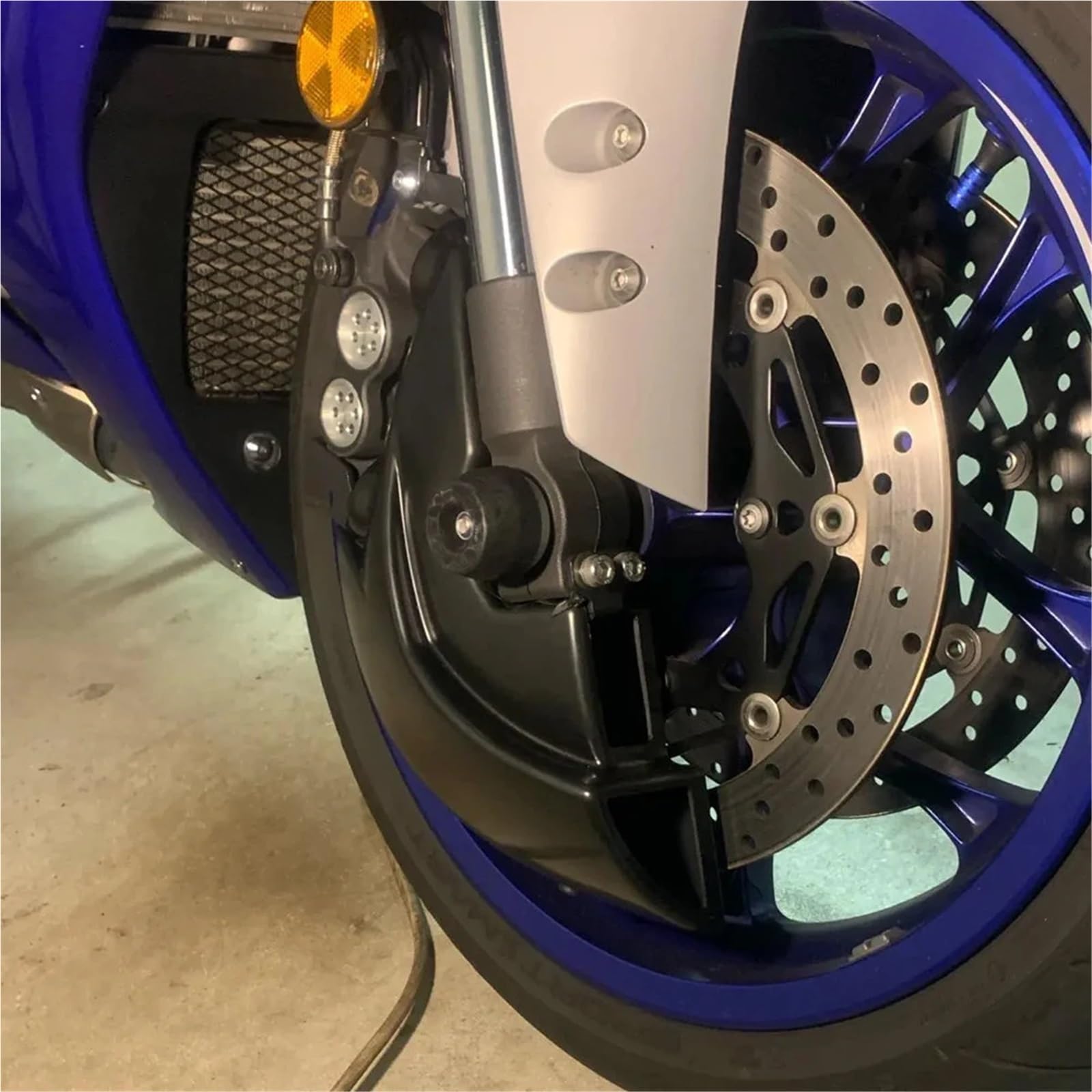 Caliper Bracket Radiator Cover Do YZF-R1 2023 2022 2021 2020 układ hamulcowy przewody chłodzące powietrze zacisk przedni panel boczny koła