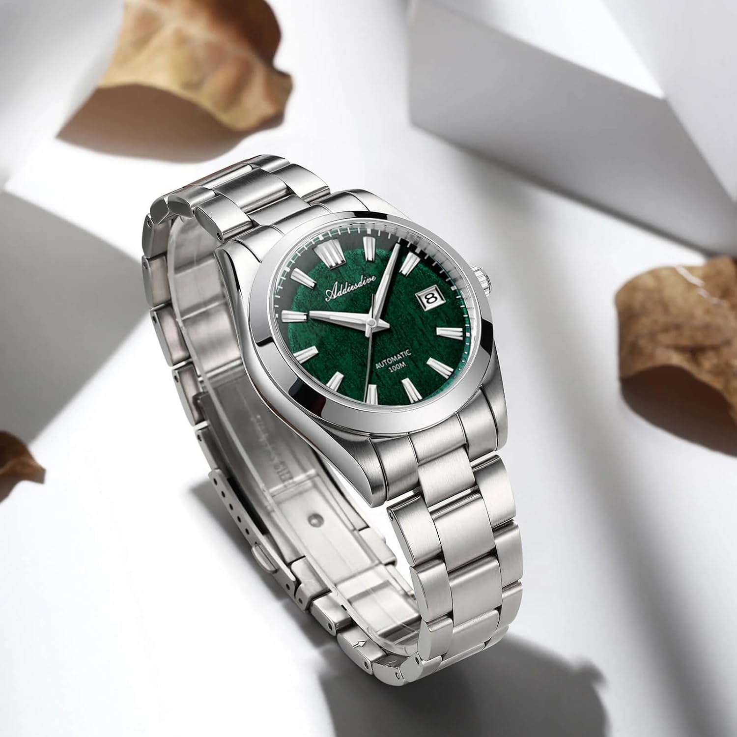 The ADDIESDIVE AD2075 watch with dimensions overlayed, showing case diameter, lug-to-lug length, case thickness, and lug width.
