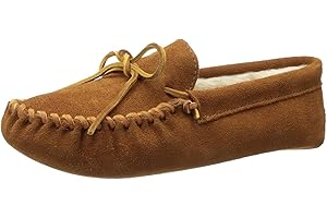 Luxurious Minnetonka Men's Mocassins Slippers: Comfort and Warmth at Home
