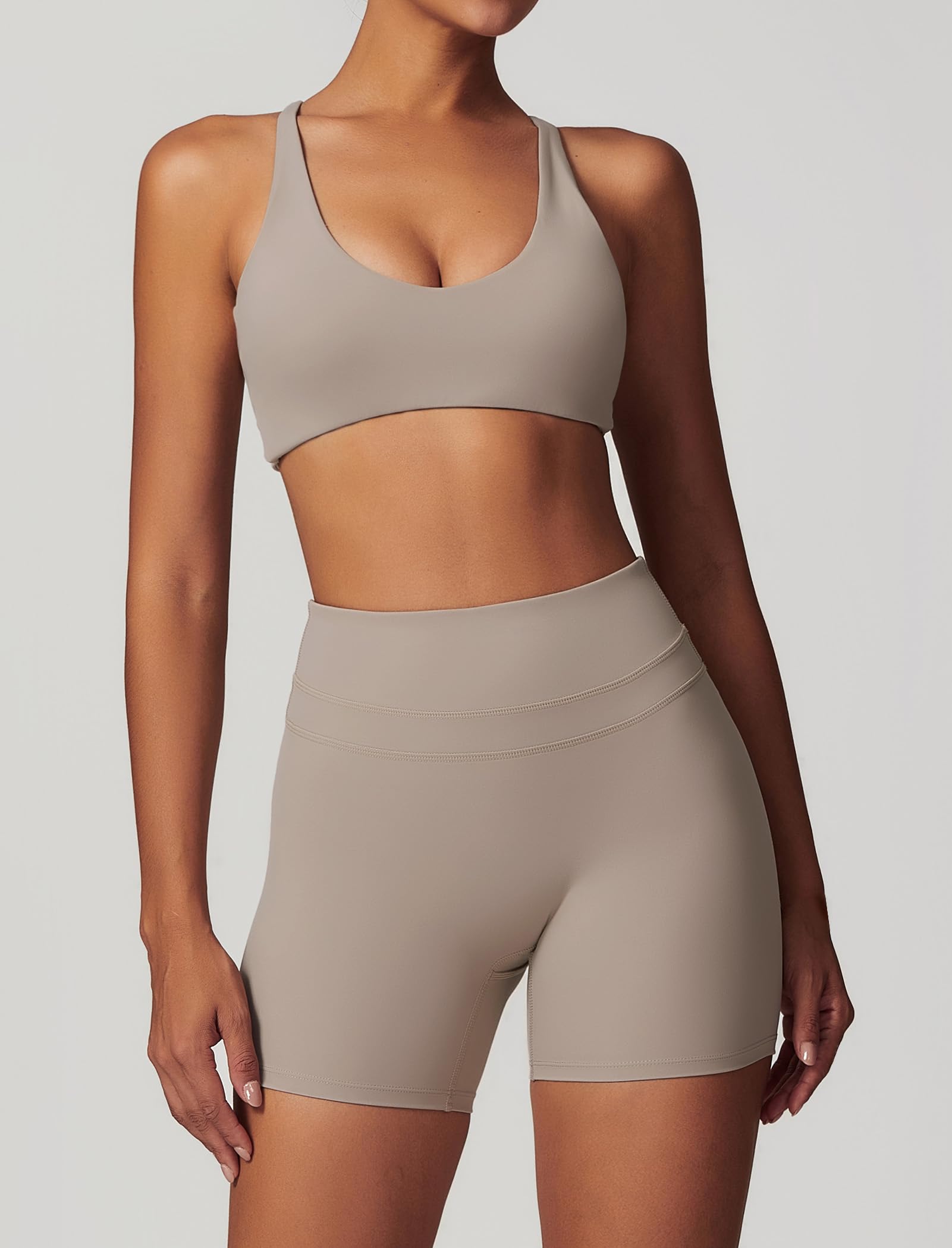 IDOPIP Set sportivo da donna per il fitness: set da palestra, 2 pezzi con scollo a V, reggiseno e leggings corti – abbigliamento sportivo estivo per yoga, pilates e allenamento