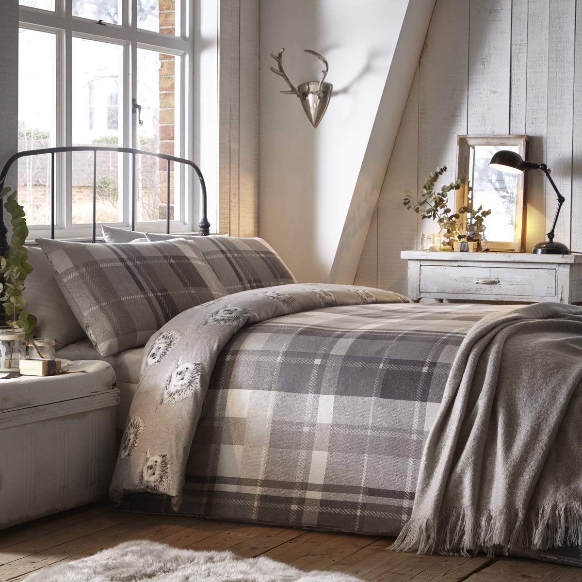 Dreams & Drapes Plum Checkered Duvet Cover-Double Size (200 x 200cm) -Soft 100% Brushed Cotton-Reversible Design-Purple Flannelette Woodland Bedding with Hedgehogs