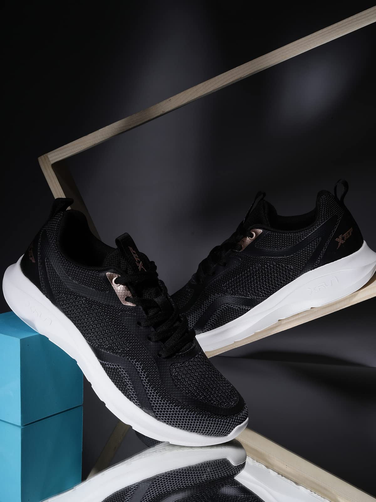 XTEP Black Lace-Up Running Shoes for Women EURO-36 4
