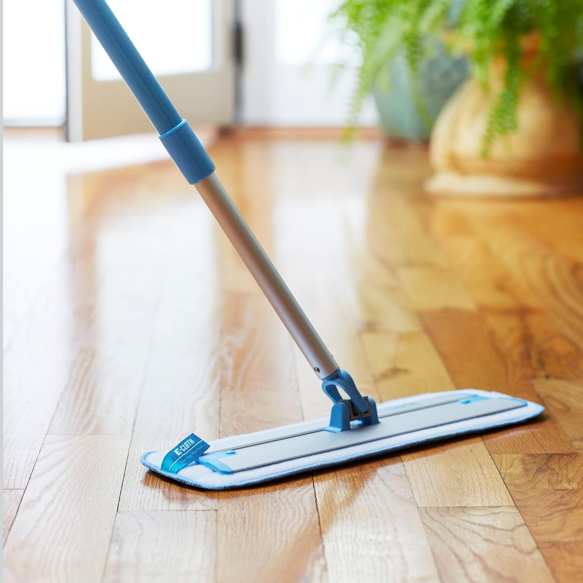 E-Cloth Trapeador de Microfibra para Limpieza de Suelos, Ideal para Suelos de Madera Dura, laminados, Azulejos y Piedra, Lavable y Reutilizable, con Mango telescópico, Azul y Plateado, 1 Paquete