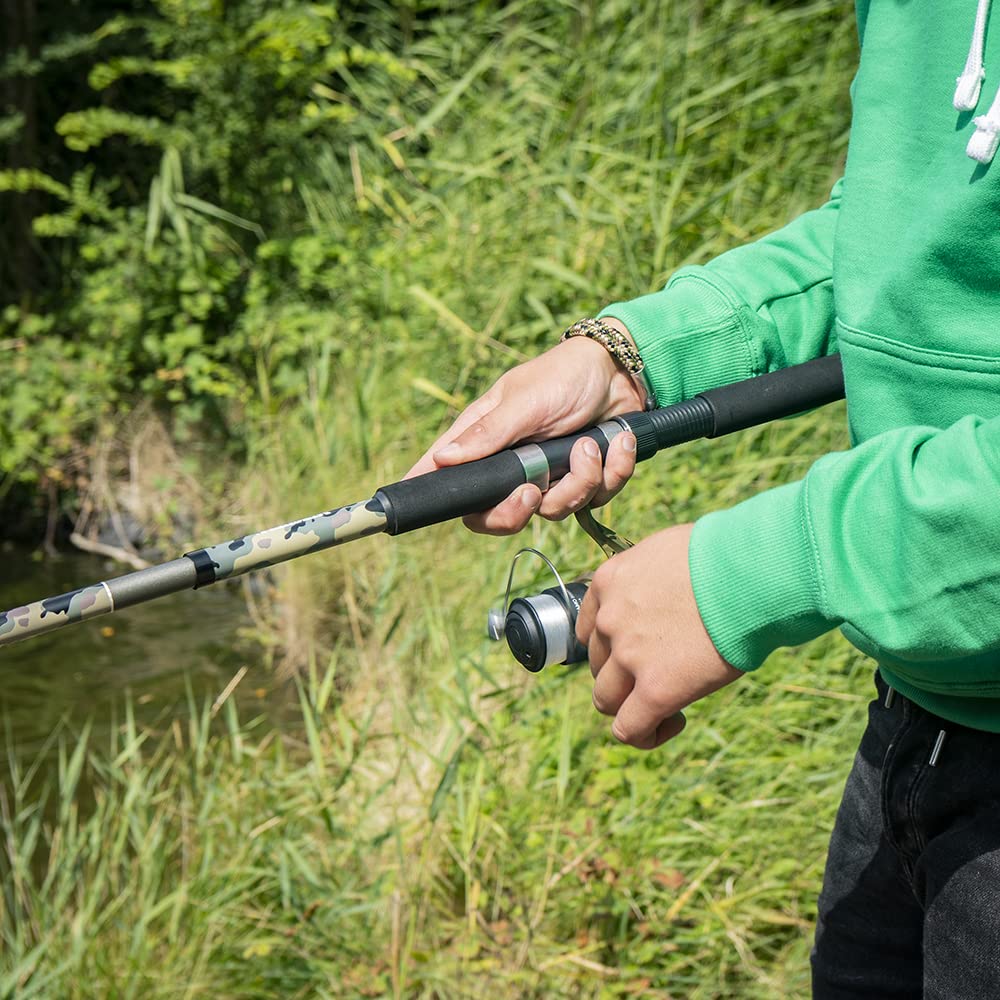 Mitchell Tanager Camouflage teleskopowy zestaw wędkarski składający się z wędki i kołowrotka ze sznurkiem i przynętami do łowienia pstrągów i okoni
