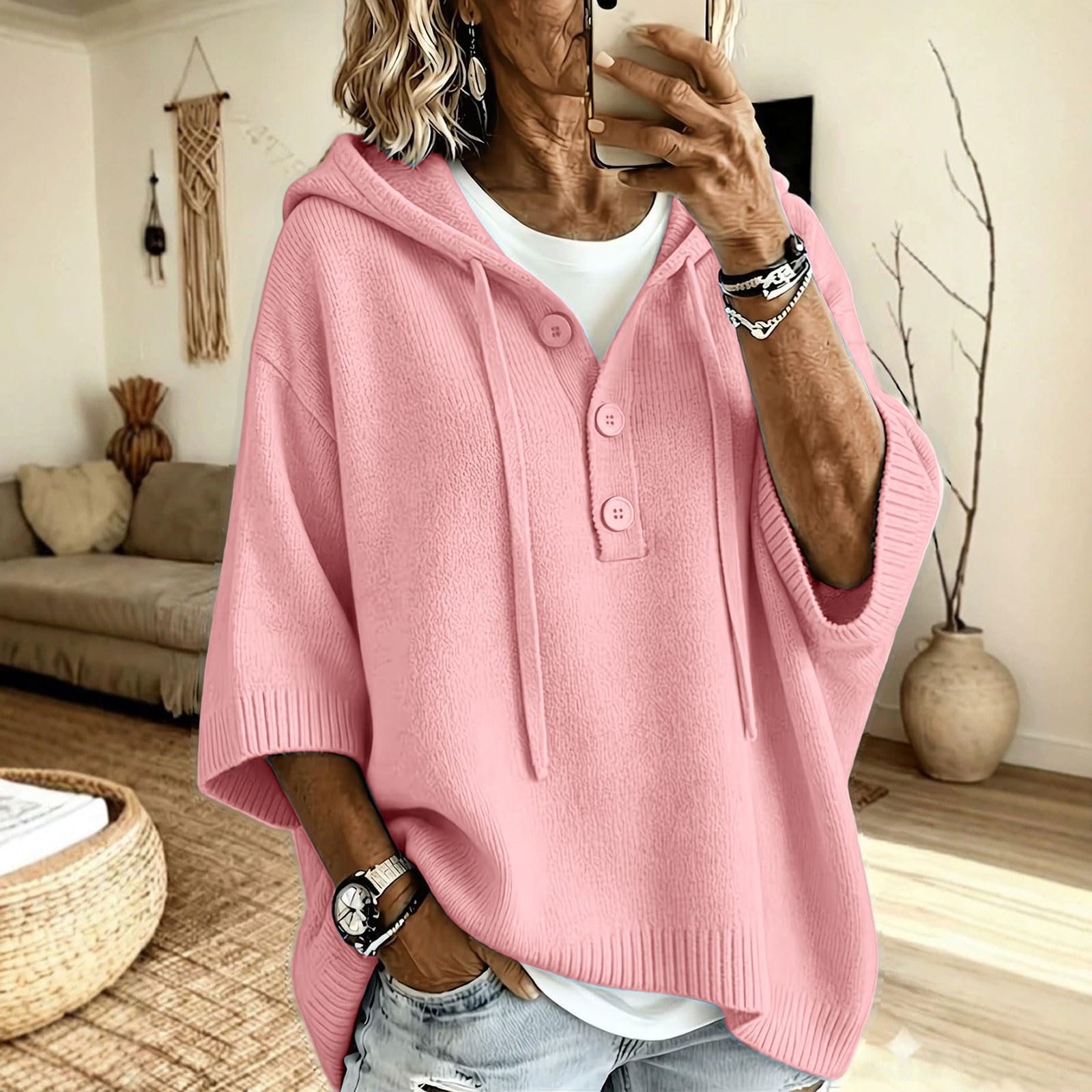 Felpa con Cappuccio da Donna a Maniche a 3/4, Maglia Ampia, Chiusura Mezzo Bottone Felpa con Cappuccio da Donna, Maglia Ampia, Chiusura Mezzo Bottone, vestibilità Oversize, Primavera Pelo