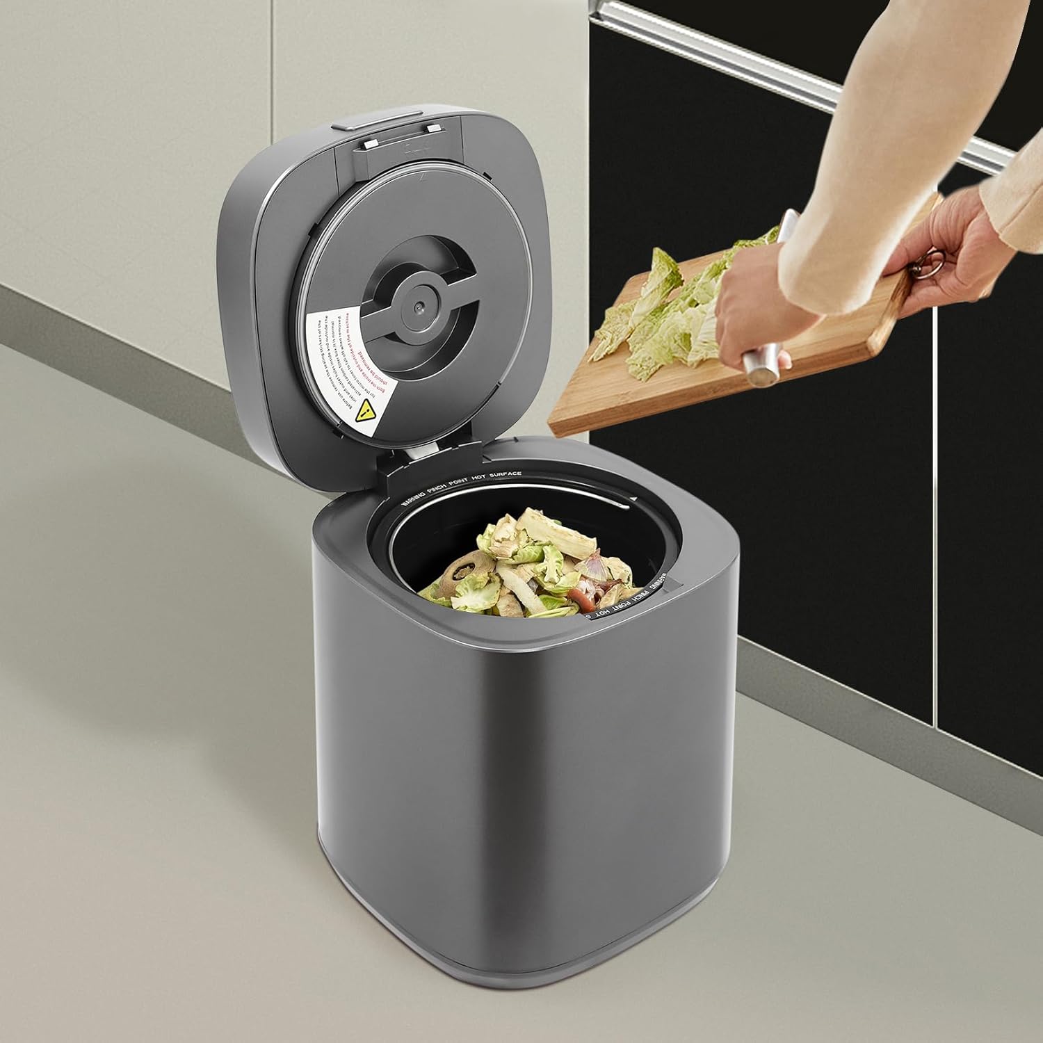 Black Electric Composting Machine 2.5L Kitchen Countertop Food Recycler Indoor Composter Bucket for Apartment Office Small Space Odor Reduction One-Button Start Auto Shut-Off 110V 25W 15-Hour Cycle