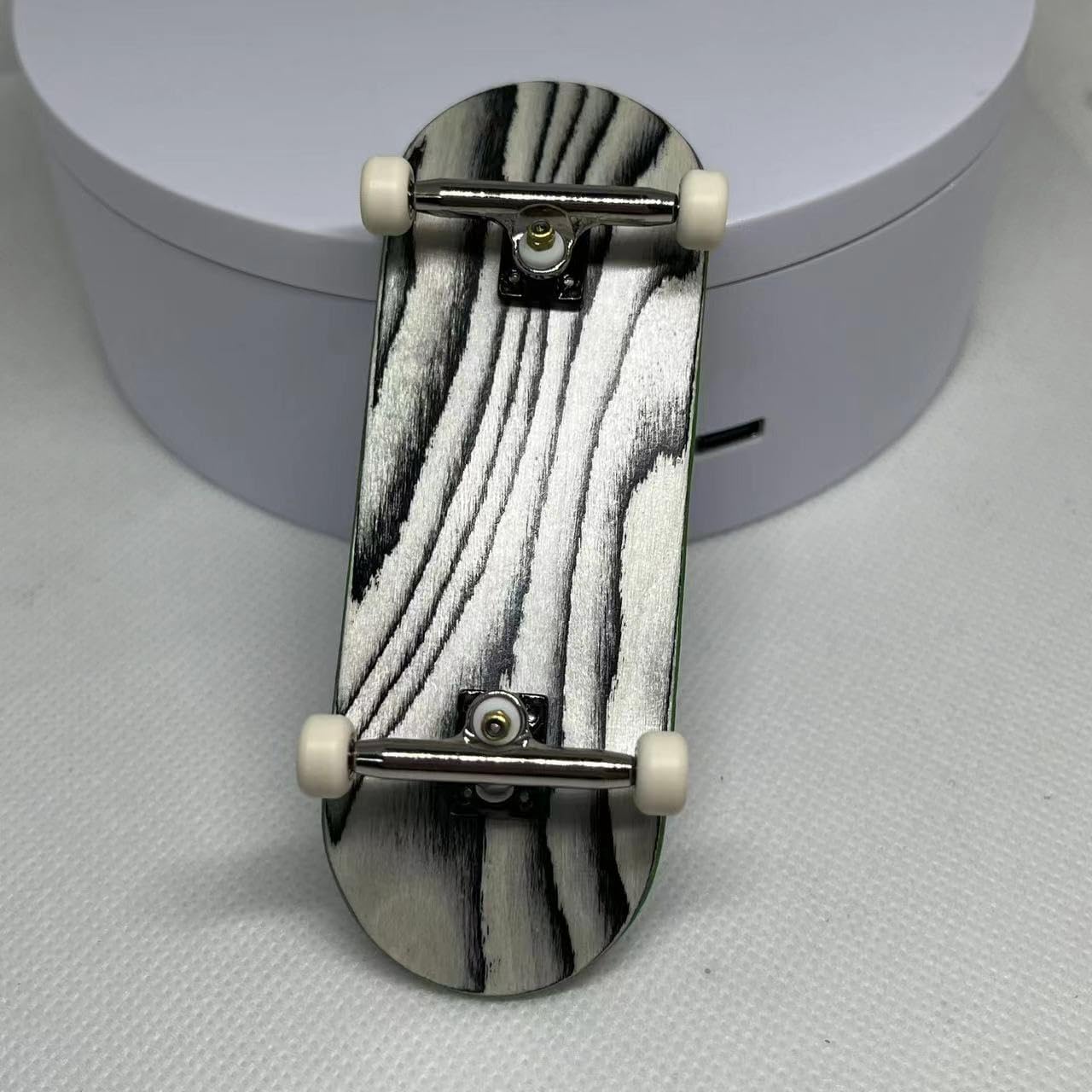 LEEFAI Pro Fingerboard Trucki 32 34 36 mm 4 0-Regular Kingpin ulepszona płyta podstawowa v2 ze sprzętem kolor płyty podstawowej i rozmiar 36 mm czarna