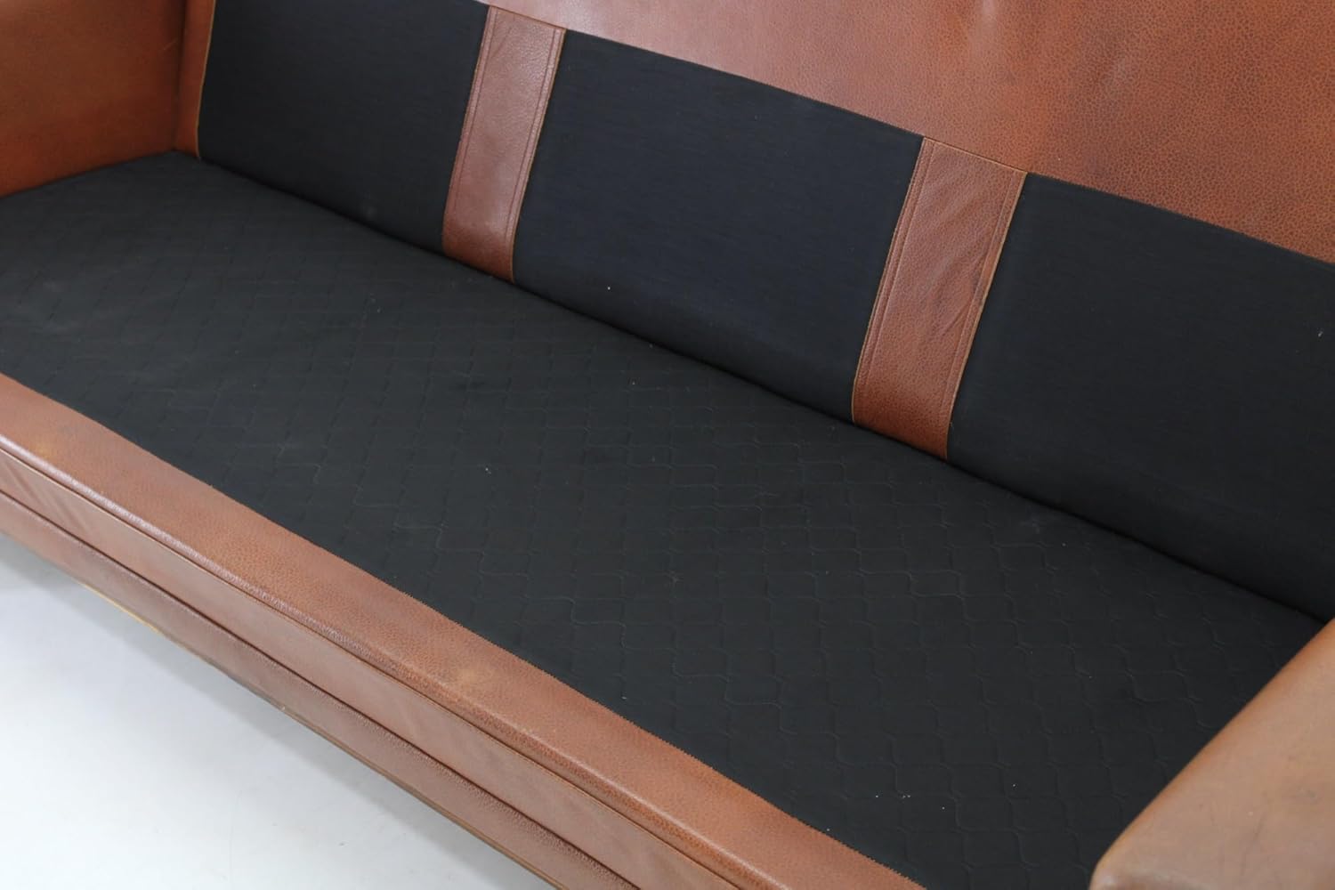 Retro Style Brown Leather Sofa, Three-Seater Leather Sofa for The Interior Living Room, Entertaining Guests