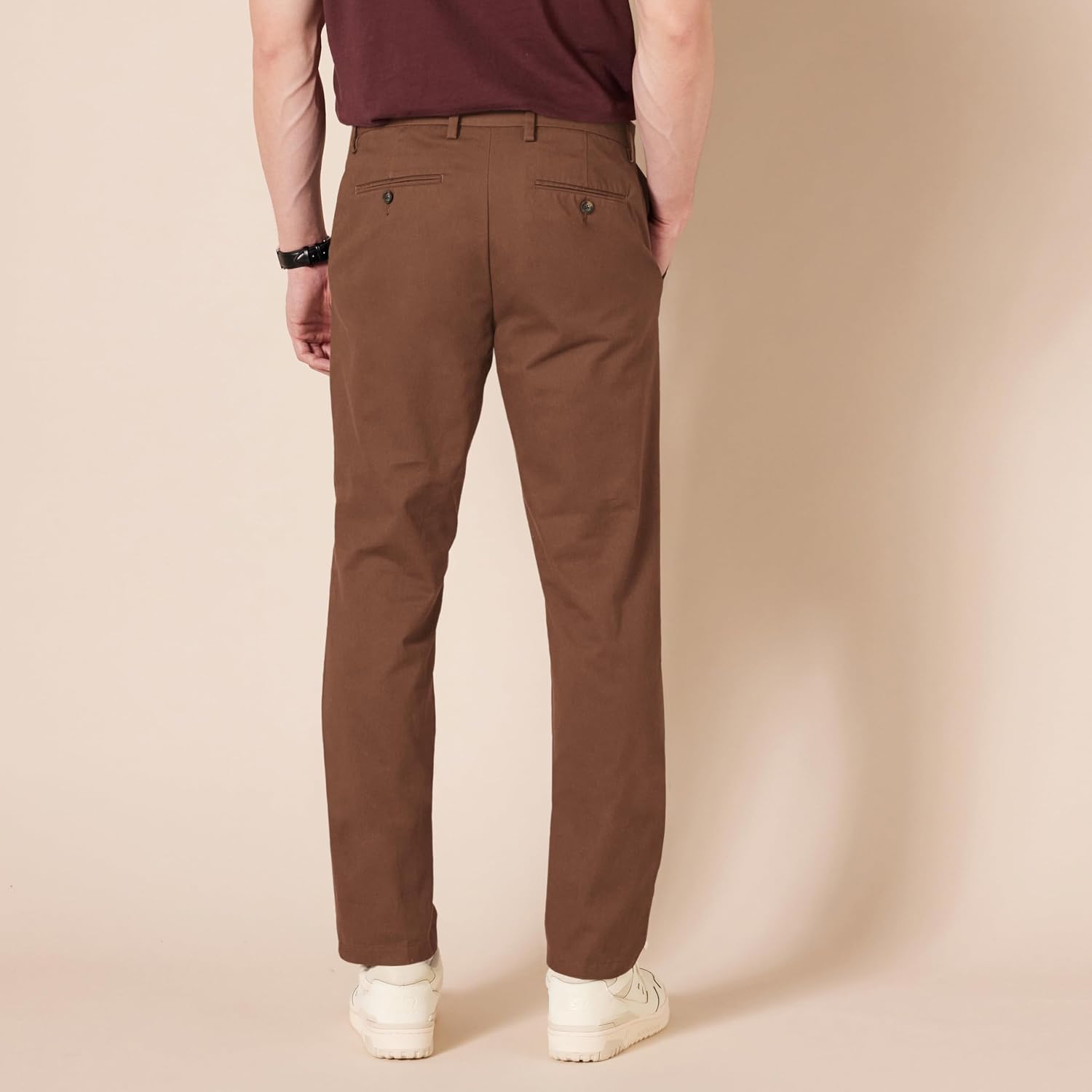 Amazon Essentials Men's Slim-Fit Wrinkle-Resistant Flat-Front Chino Pant image 3