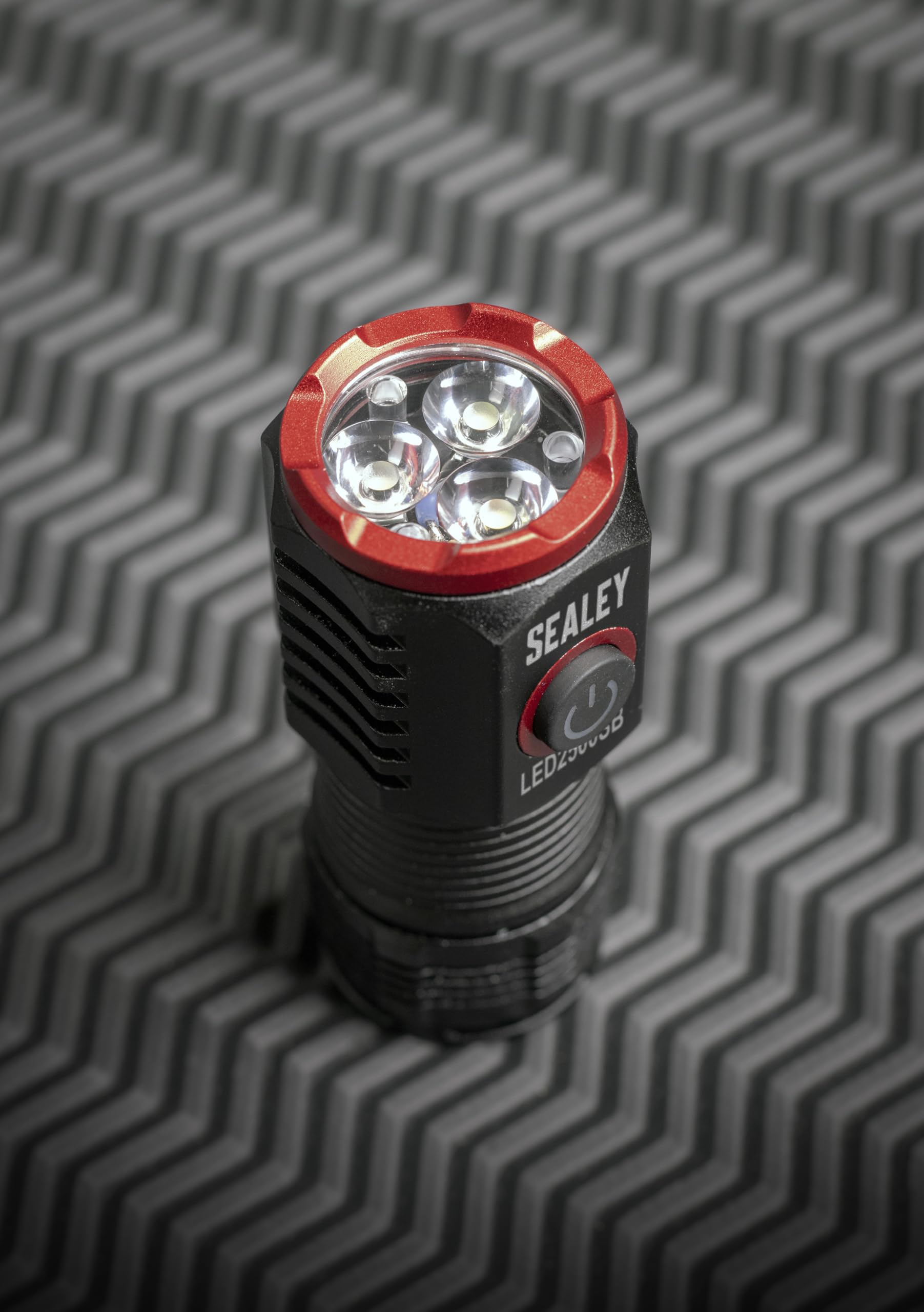 Sealey 24W SMD LED Super Beam Rechargeable Pocket Light, 2500lm, 4 Light Modes - LED2500SB, Black - Image 4
