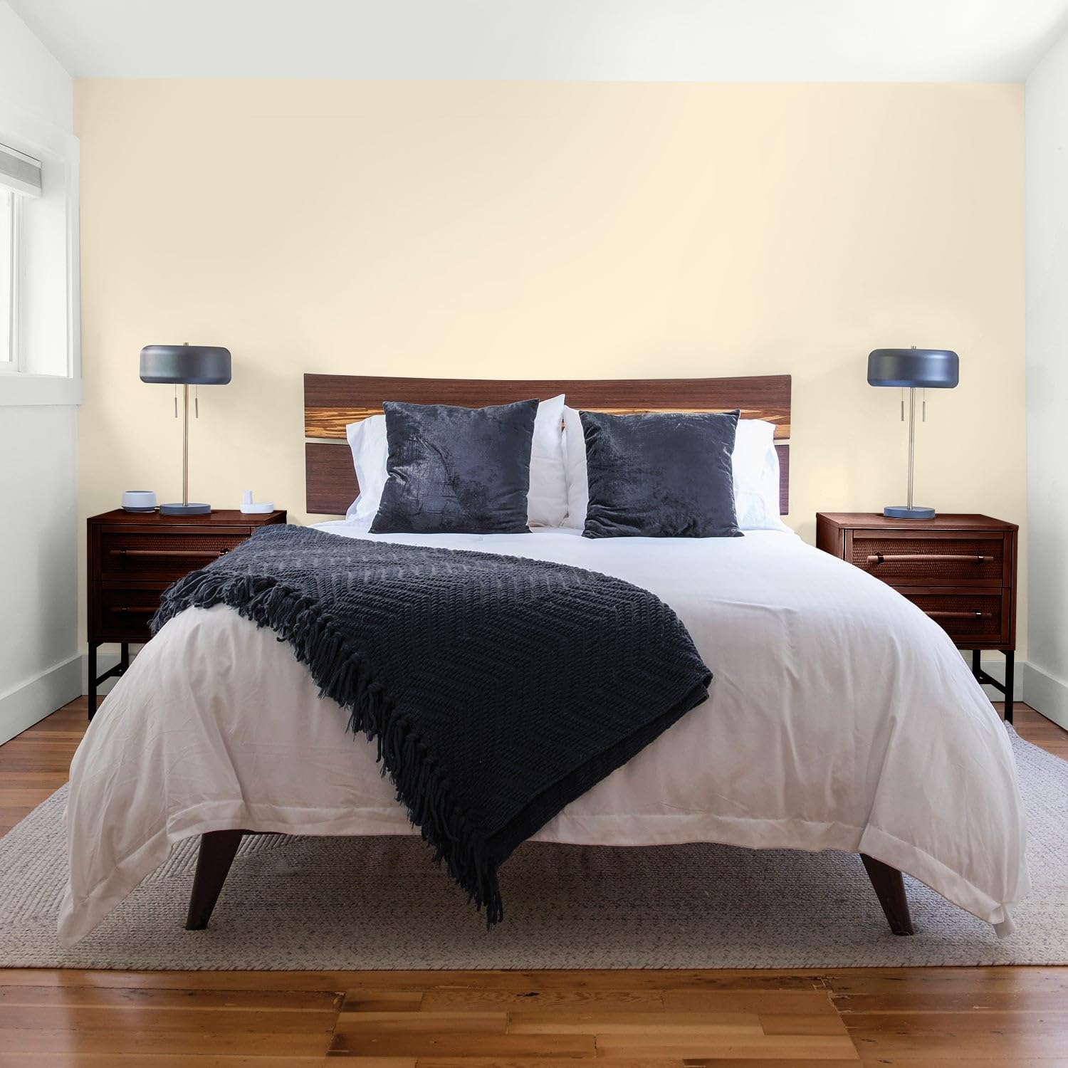 Glidden Total Interior Wall Paint & Primer All-in-One, Heavy Cream/Off-White, Flat, 1 Gallon