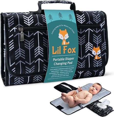 Amazon Co Jp Lil Fox ポータブルおむつ交換パッド 防水ポータブル交換パッド ママ パパ 赤ちゃん用 片手だけで使えます メモリーフォームベビーヘッド枕 おむつ ワイプ クリーム用ポケット ベビー マタニティ