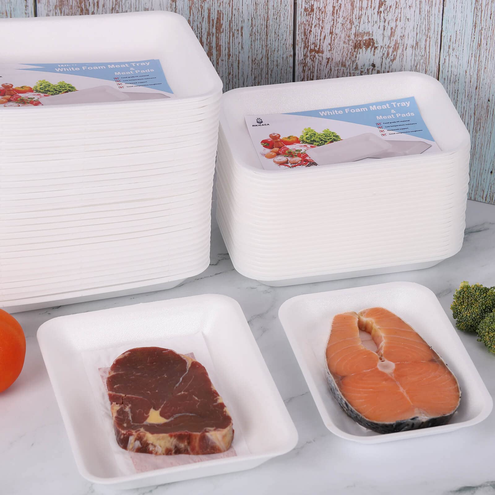 Weiße Styropor-Tabletts (25 Stück/Set - 20 x 13 x 2,3 cm) mit weißem Fleischabsorbierer-Pad, Standard Supermarkt Einweg-Lebensmitteltablett