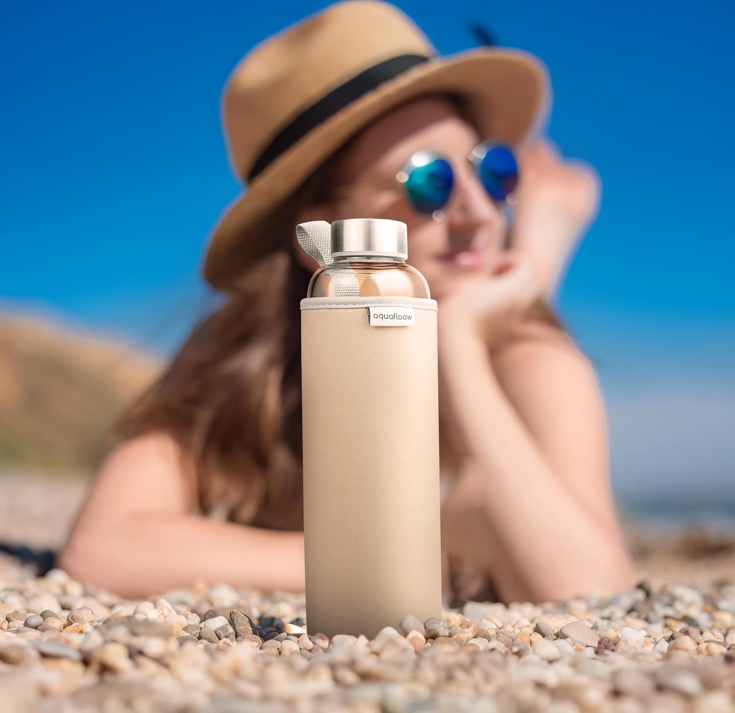 Glass Water Bottle 700 ml with Neoprene Case, Transparent Glass Drinking Bottle with Bamboo Lid Ideal Bottle for Office, Outdoor, School, Carbonated Drinks - Beige