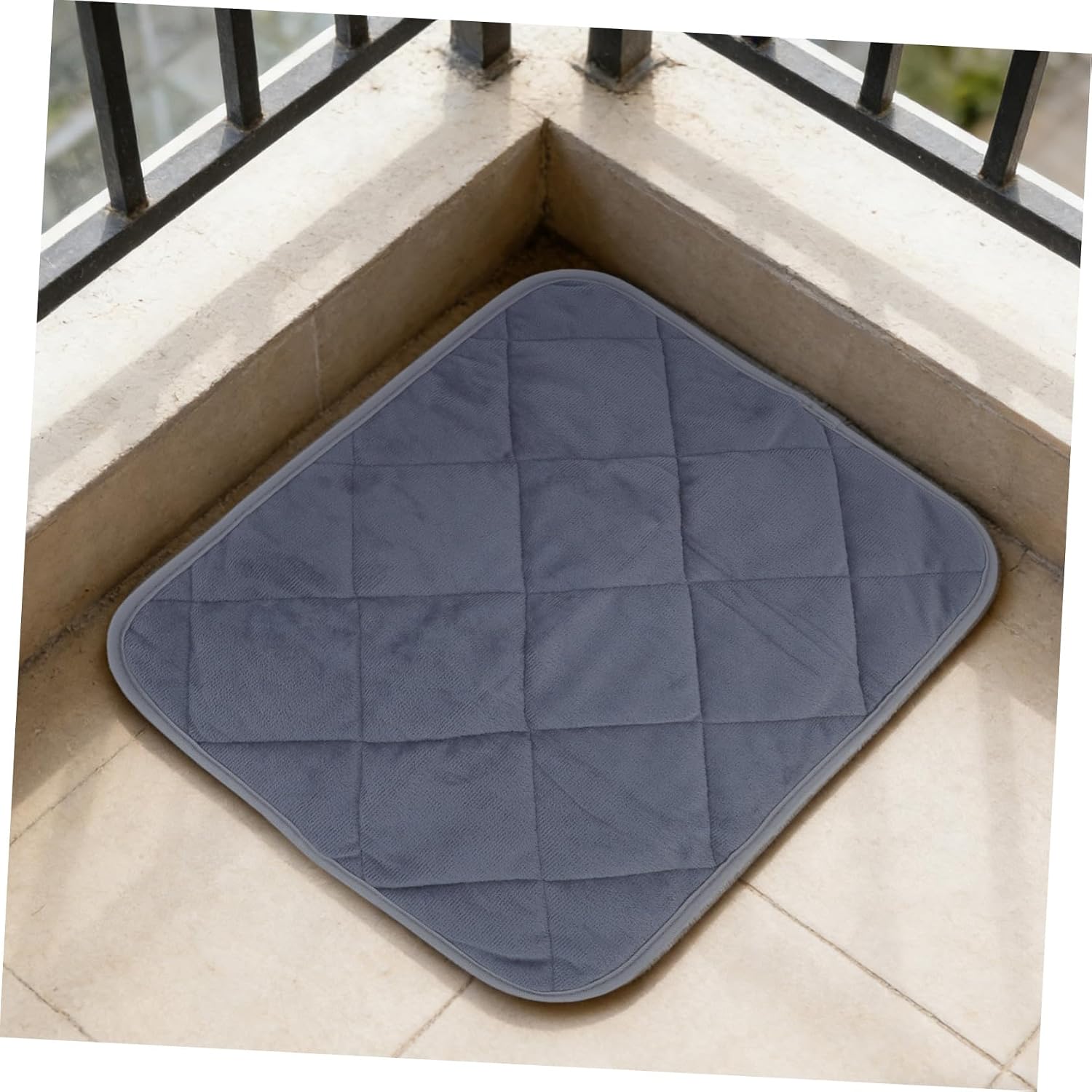 Self Heating Pet Warming Pad for Cats and Dogs Thermal Reflection Technology, Portable Fabric Blanket to Preserve Body Heat, for Cat House and Outdoor Camping, Washable Winter