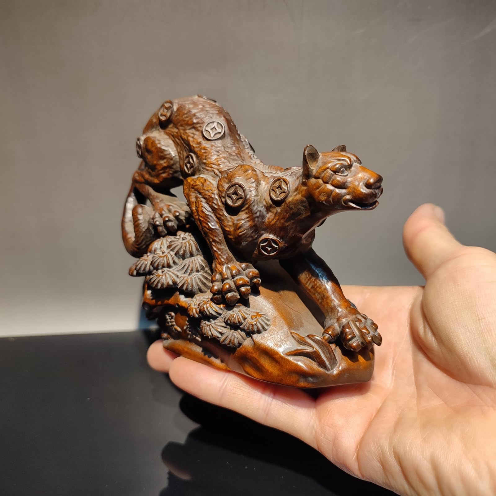 Chiński bukszpan dom sztuka rzemiosło rzeźbione drewniane pantera statua pantera gepard drewniana rzeźba dekoracyjna dekoracja domu
