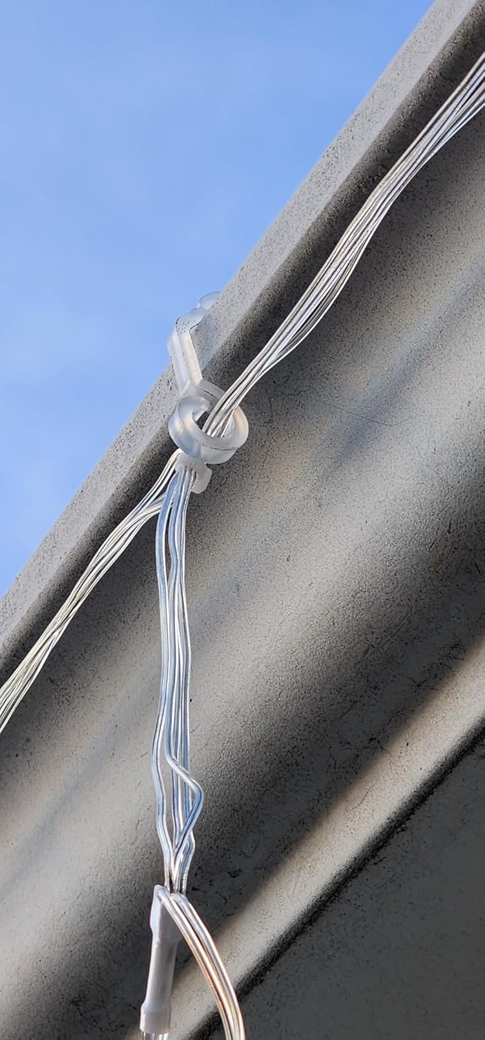 Christmas Light Clips, White Gutter Hooks Outside String Lights Clips Weatherproof Outdoor Seasonal Lighting Hooks Easy Installation of Christmas Lights on Shingles Gutters (120, White)