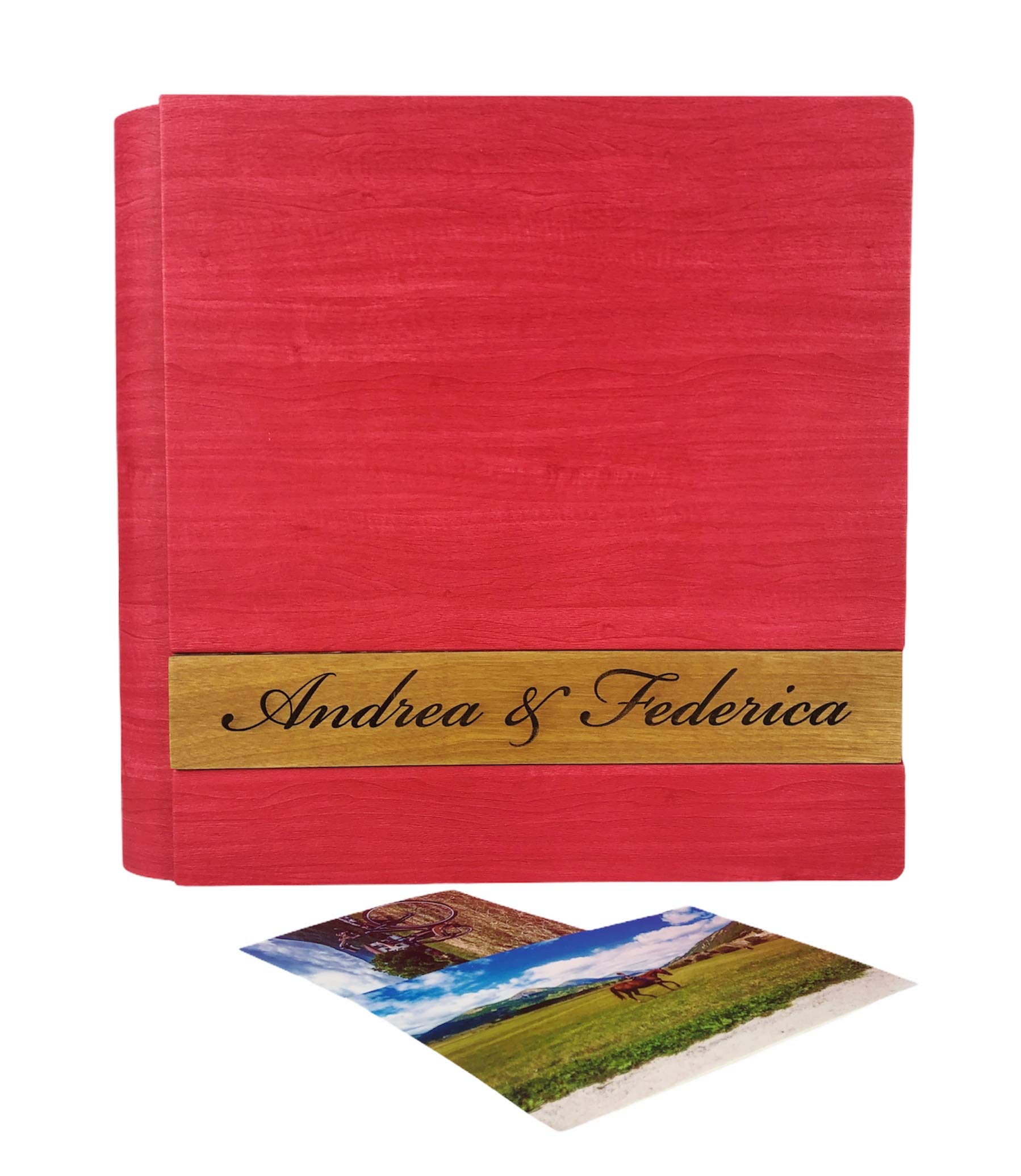 Álbum de fotos en fina polipiel, personalizable con aplicación en madera. Ideal para Bautismo, Boda, Comunión y foto recuerdo