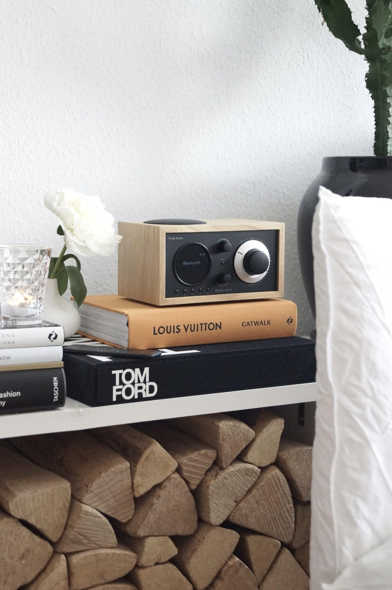 Tivoli Audio Model ONE + - Poste Radio Vintage DAB+ Bluetooth Secteur Radio Réveil Bluetooth Retro en Bois Enceinte Design Écran LED Digital - Noir