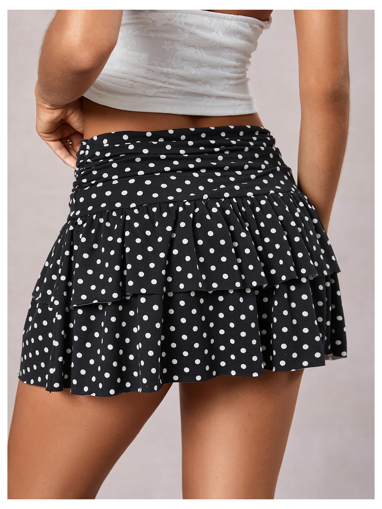 Verdusa Women's Ruffle Layered Mini Skirts Fold Over Flared Flowy Y2K Skirt with Shorts Underneath Summer Vacation Outfits: X-Large Black and White