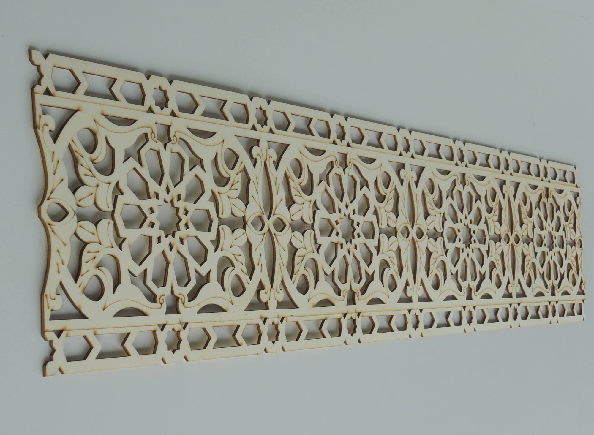 Zagora ornamentierte Zierleisten - orientalische Wanddekoration Holz 20cm breit (2m, Blüten)