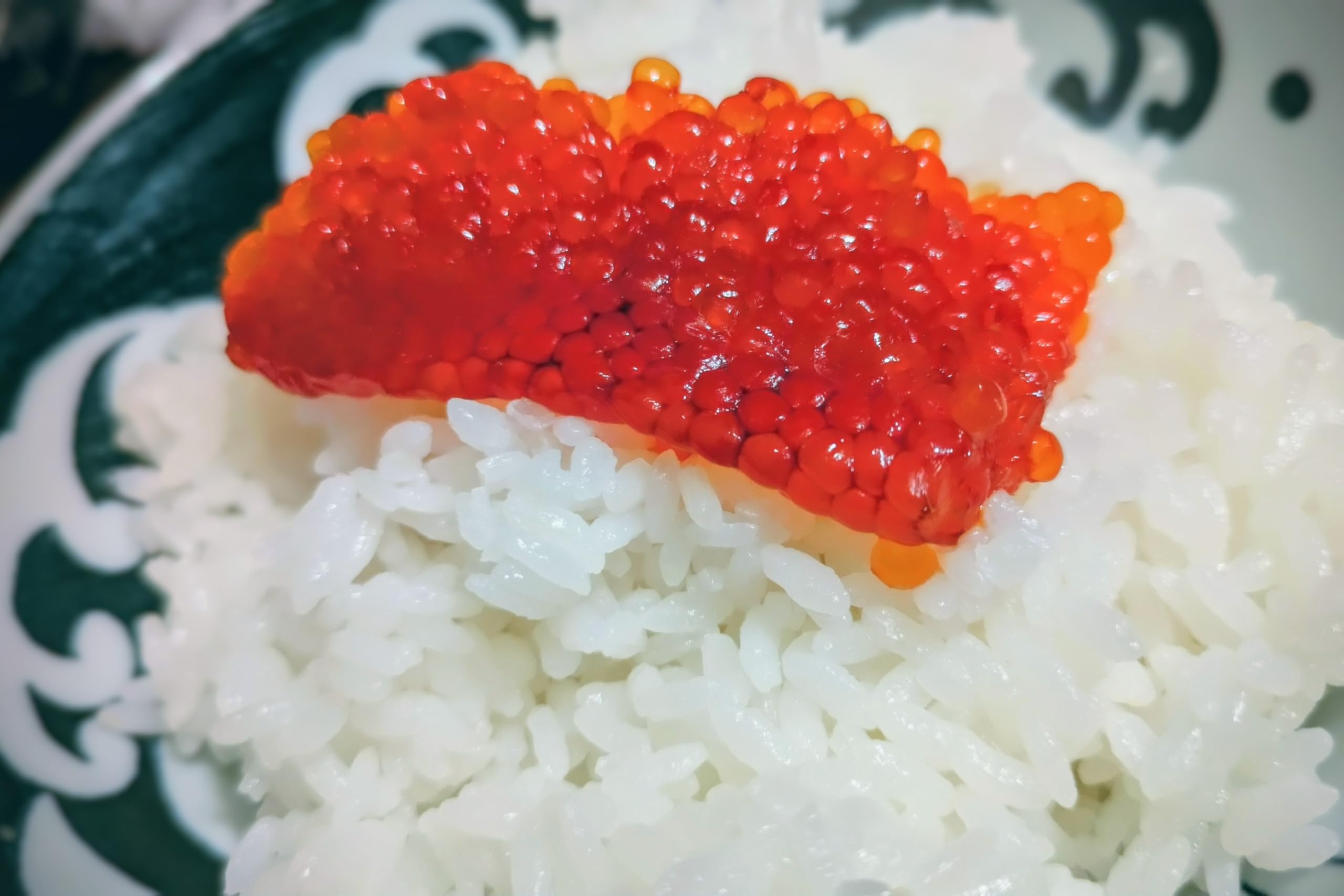 Amazon.co.jp: 産直まるうお 天然紅鮭 塩 筋子 400g入 (熟成一本子