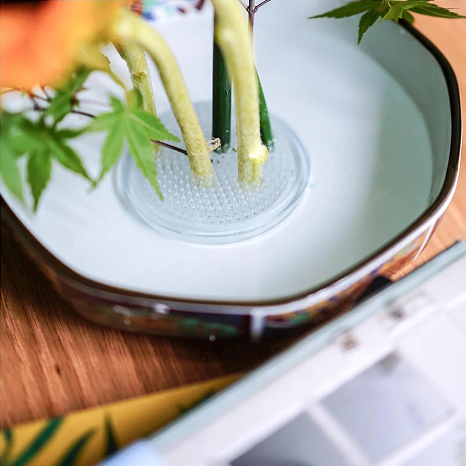 Flower Frogs 4Pcs Sucker Flower Arrangement Base, Plastic Needle Stand Floral Fixation Holder for Home Decor