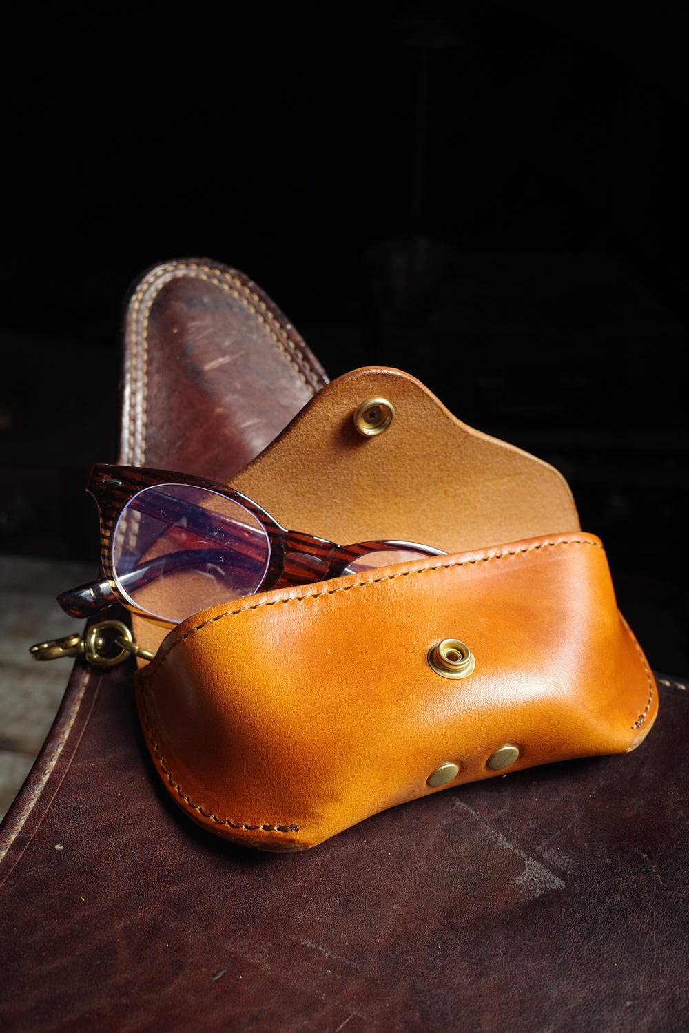 Brillenetui Sonnenbrillentasche Sonnenbrillen Etui Brillentasche Handgefertigte Kopfschicht Dicker Und Druckdurchdrucksender Myopie-Gläser Sonnenbrillen Tinte Aufbewahrungsbox Gläser Fall-Klassischer