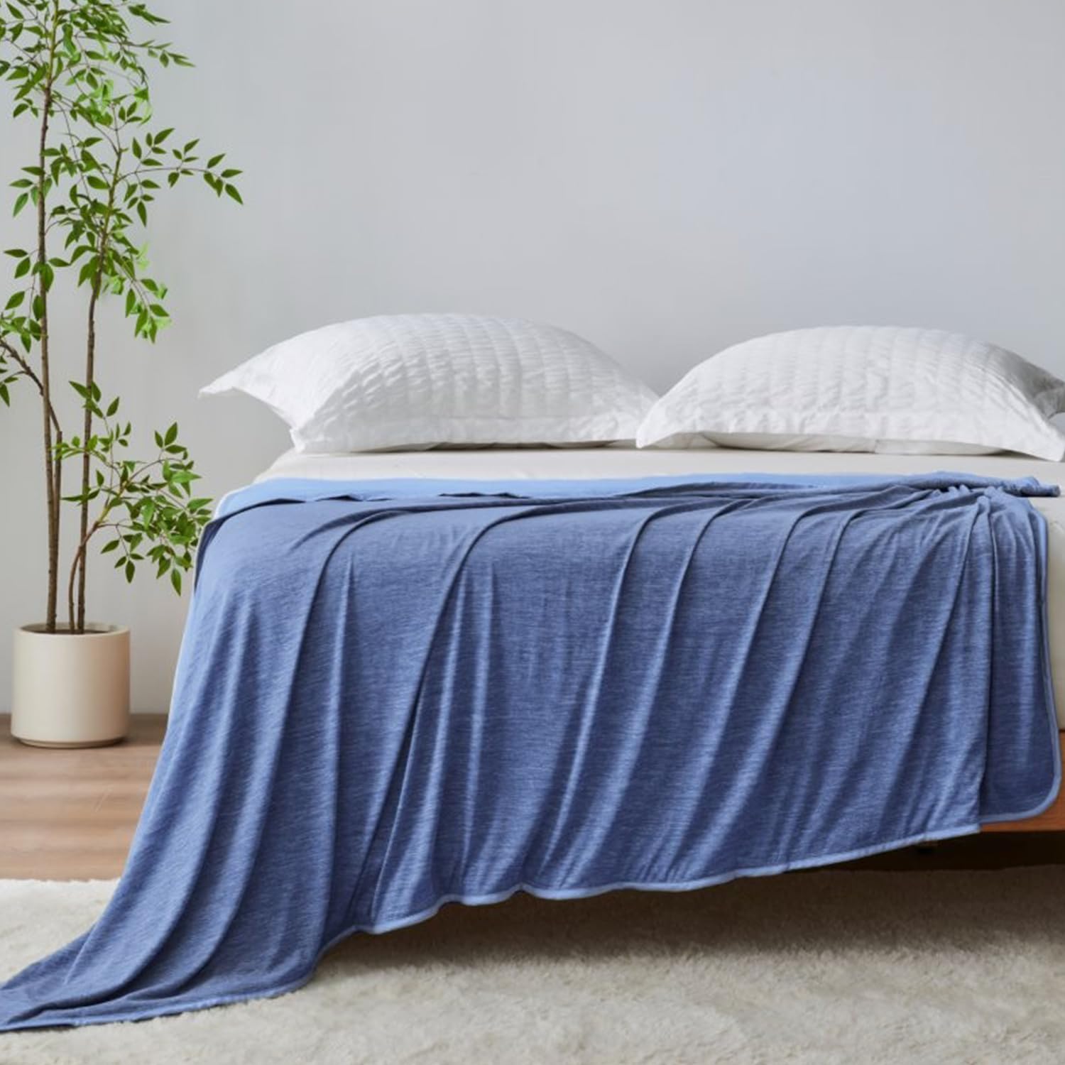 Lions Blue Cooling Blanket For Hot Sleepers - Extra Large Soft Reversible Cool Fleece Throw For Couch Bed Chair Sofa, Lightweight Breathable Summer Camping Blankets, 200X220cm