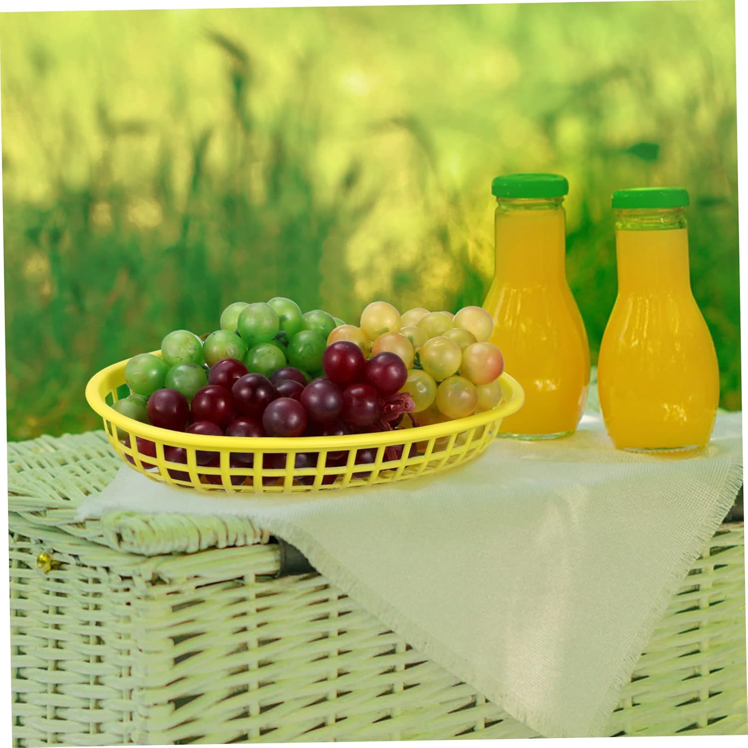 Cabilock 24pcs Bread Basket Lid Hot Dogs Trays Burger Trays French Fries Snack Serving Baskets Food Serving Black Red Yellow