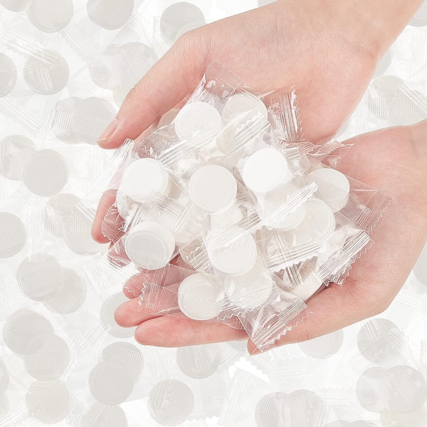 Mini Compressed Portable Towel Disposable Coin Tissues Bulk Cotton Tissues Camping Wipes Toilet Paper Tablets Facial Washcloth Dehydrated Expandable for Beauty and Outdoor (Pack of 10)