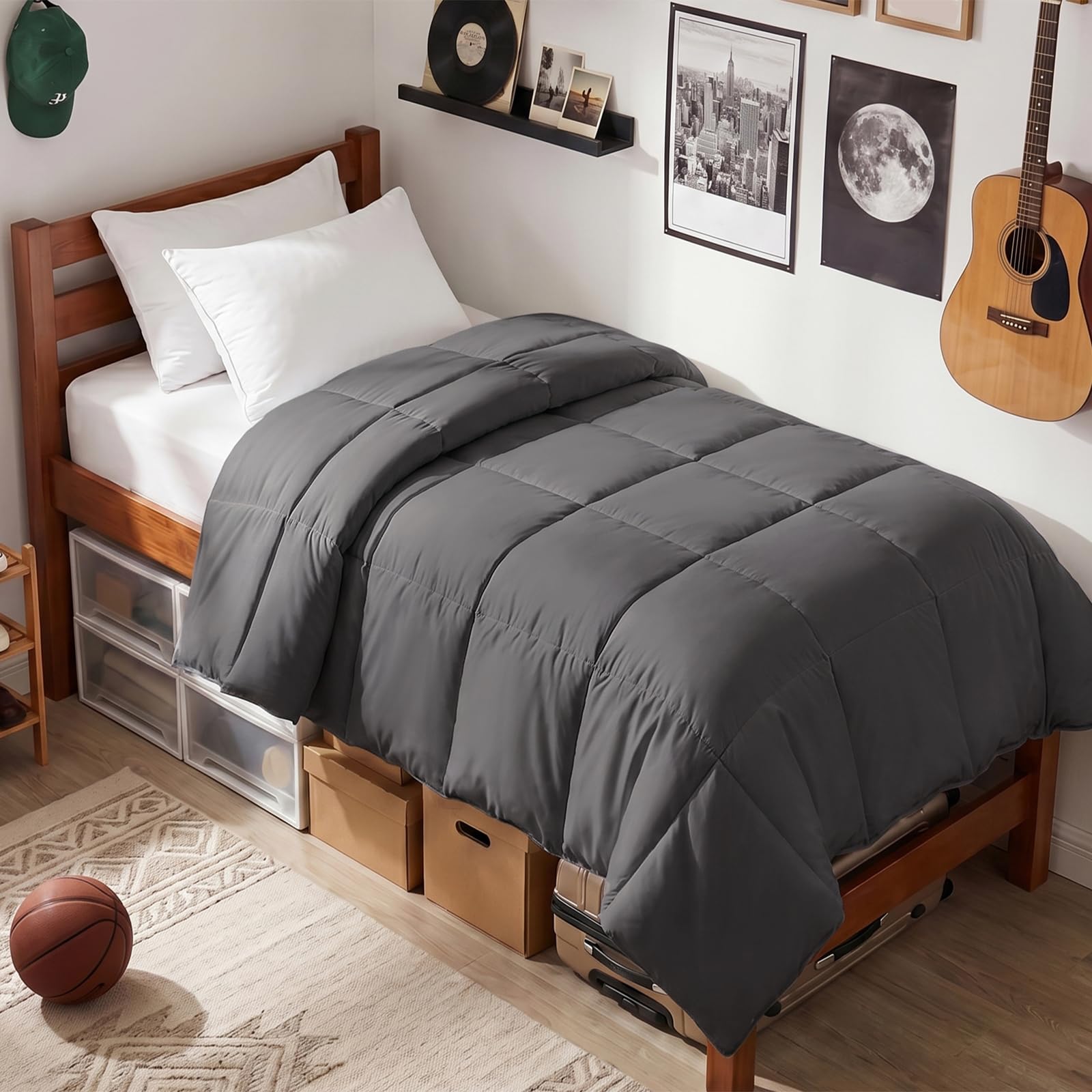 EASELAND Twin/Twin XL Down Alternative Comforter